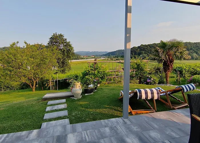 Hiska Pri Brajdah بيت للعطل *